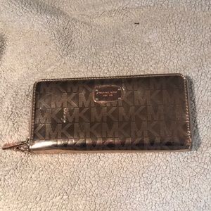 Michael kors wallet